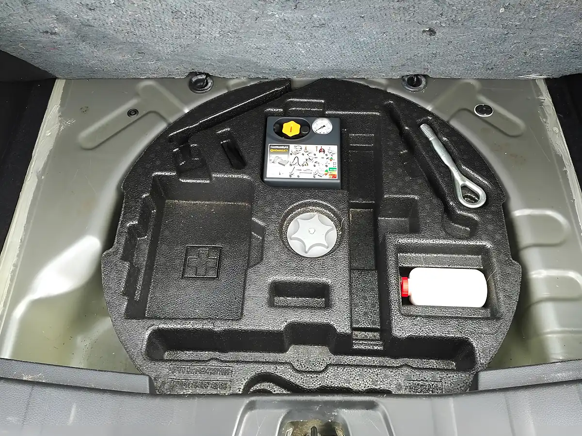 Used 2015 Nissan Qashqai Acenta Grey - Interior and Exterior details 19