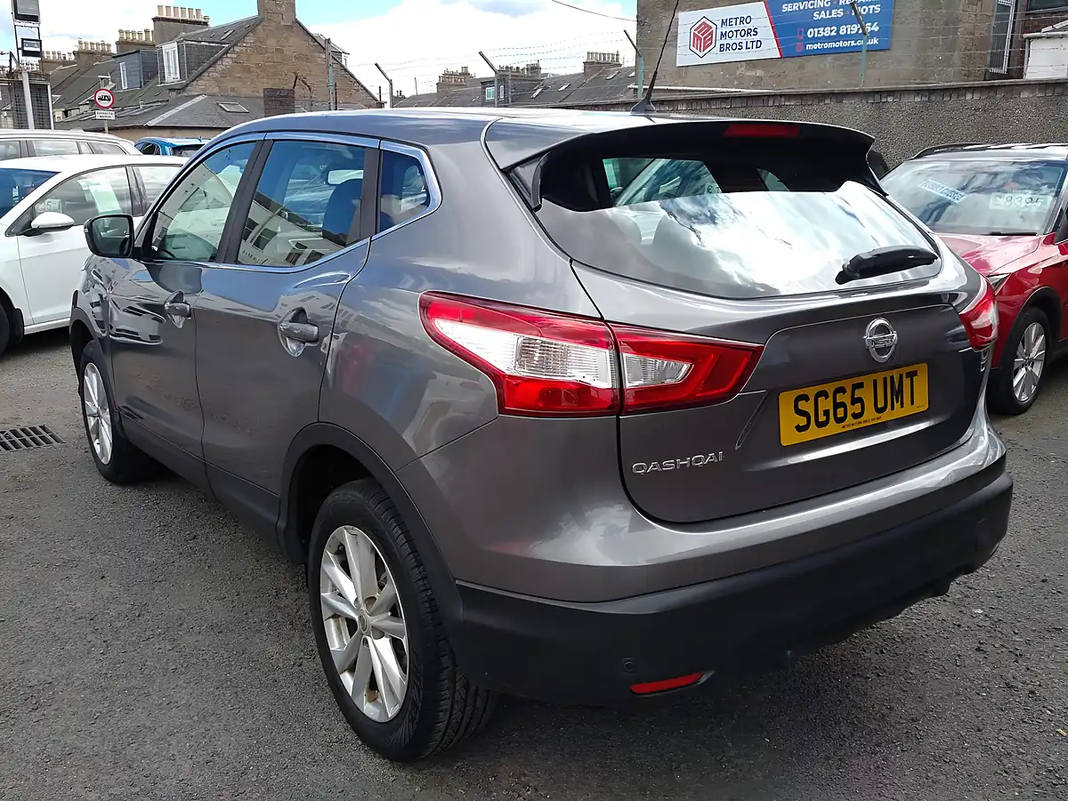 Used 2015 Nissan Qashqai Acenta Grey - Interior and Exterior details 5