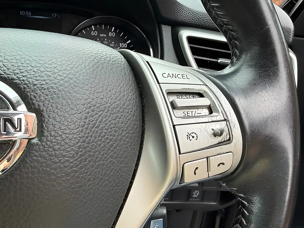 Used 2015 Nissan Qashqai Acenta Grey - Interior and Exterior details 11