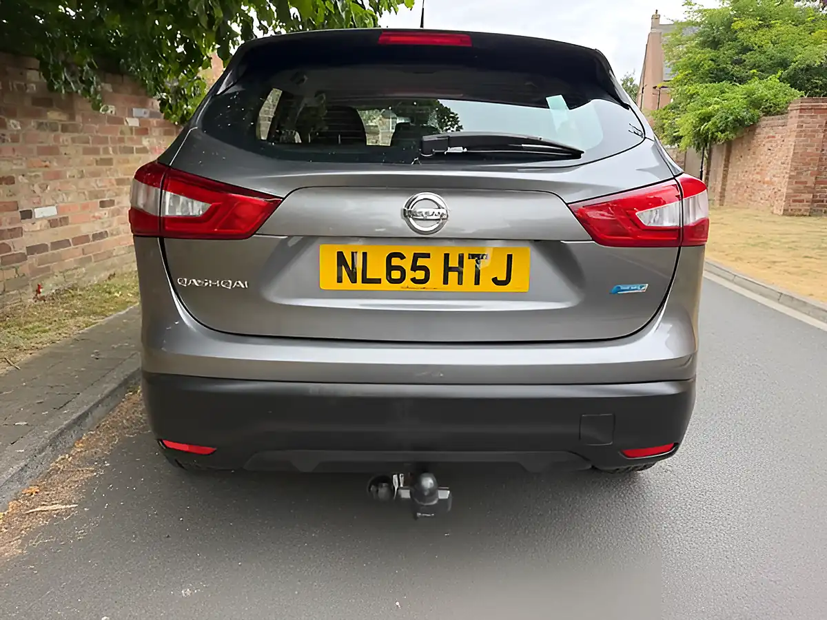 Used 2015 Nissan Qashqai Acenta Grey - Interior and Exterior details 16