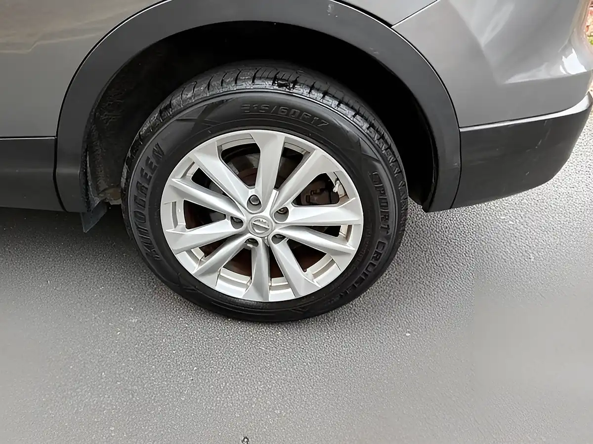 Used 2015 Nissan Qashqai Acenta Grey - Interior and Exterior details 18