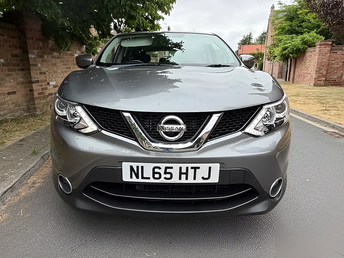 Used 2015 Nissan Qashqai Acenta Grey - Interior and Exterior details 19