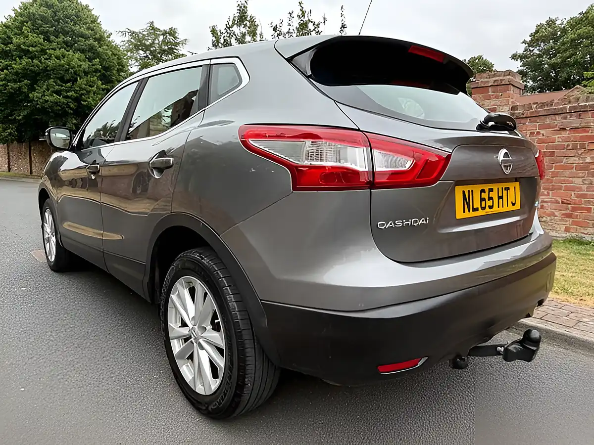 Used 2015 Nissan Qashqai Acenta Grey - Interior and Exterior details 20