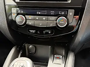 Used 2015 Nissan Qashqai Acenta Grey - Interior and Exterior details 3
