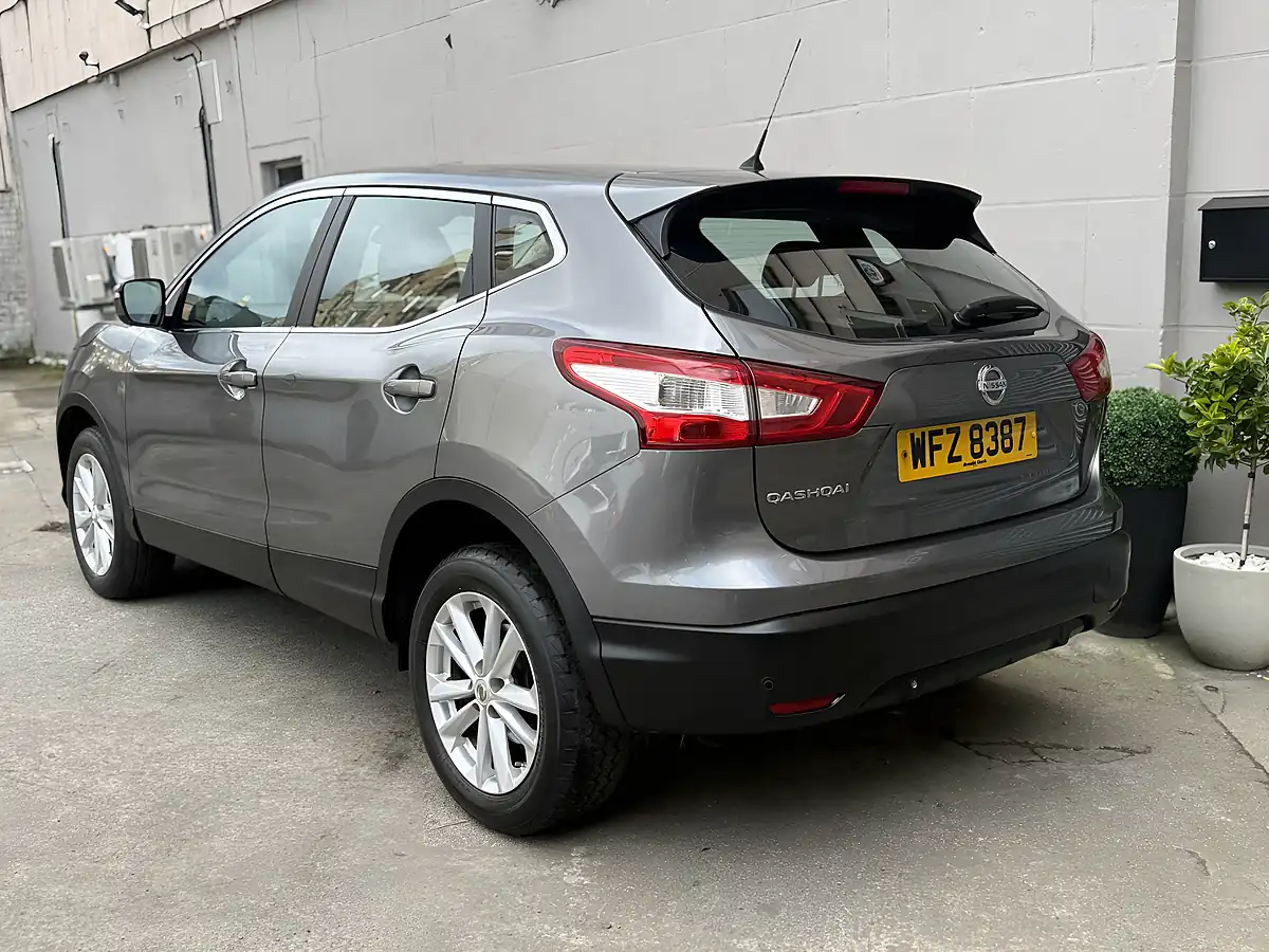 Used 2015 Nissan Qashqai Acenta Grey - Interior and Exterior details 3