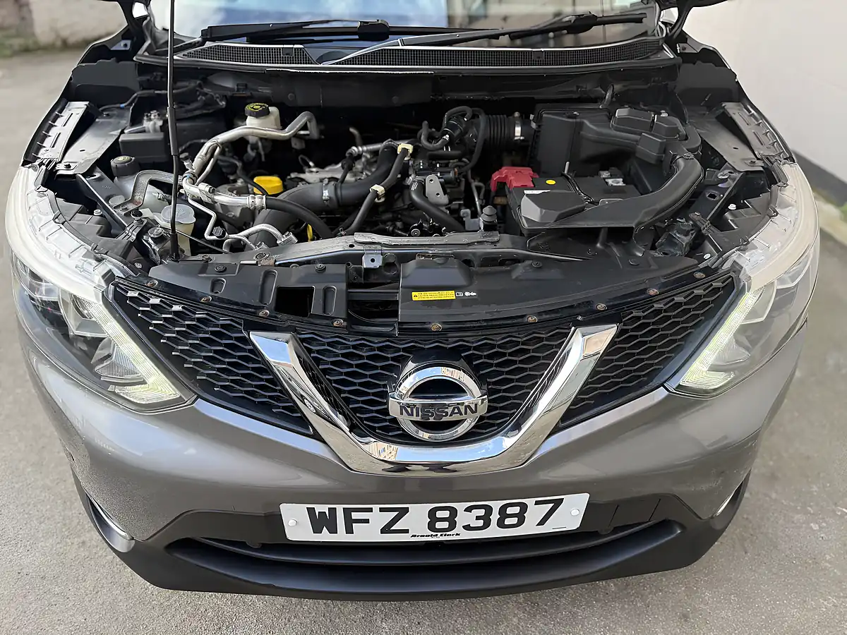 Used 2015 Nissan Qashqai Acenta Grey - Interior and Exterior details 7
