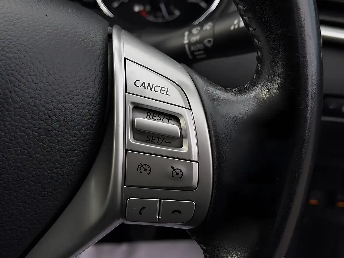 Used 2015 Nissan Qashqai Acenta Grey - Interior and Exterior details 16