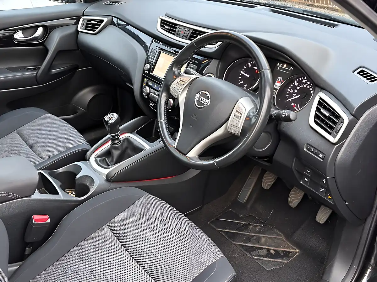 Used 2015 Nissan Qashqai Acenta Premium Black - Interior and Exterior details 2