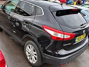 Used 2015 Nissan Qashqai Acenta Premium Black - Interior and Exterior details 4