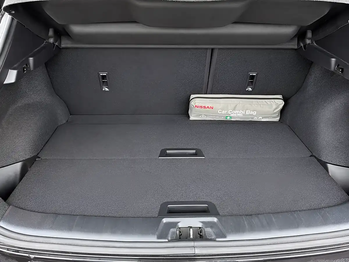 Used 2015 Nissan Qashqai Acenta Premium Black - Interior and Exterior details 8