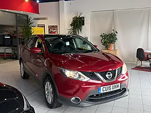 Used 2015 Nissan Qashqai Acenta Premium Red - Interior and Exterior details 2