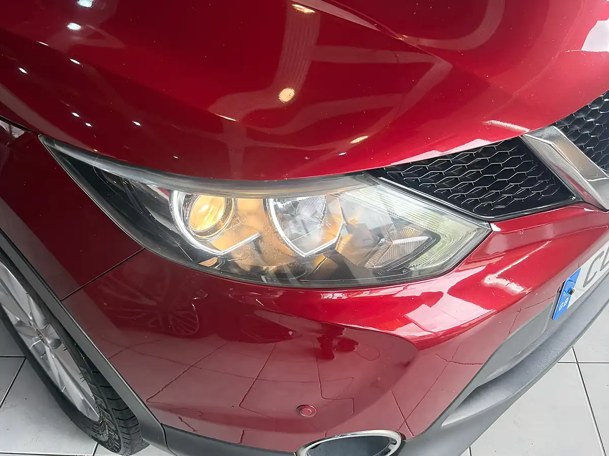 Used 2015 Nissan Qashqai Acenta Premium Red - Interior and Exterior details 3