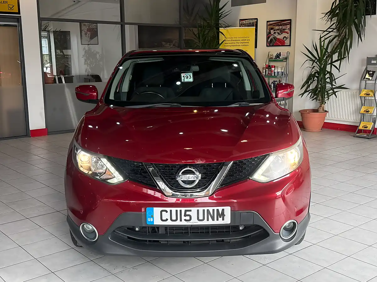 Used 2015 Nissan Qashqai Acenta Premium Red - Interior and Exterior details 4
