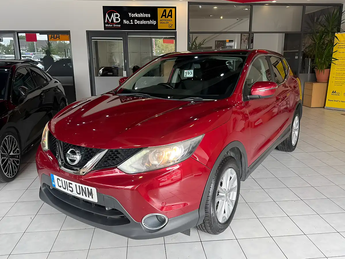 Used 2015 Nissan Qashqai Acenta Premium Red - Interior and Exterior details 5