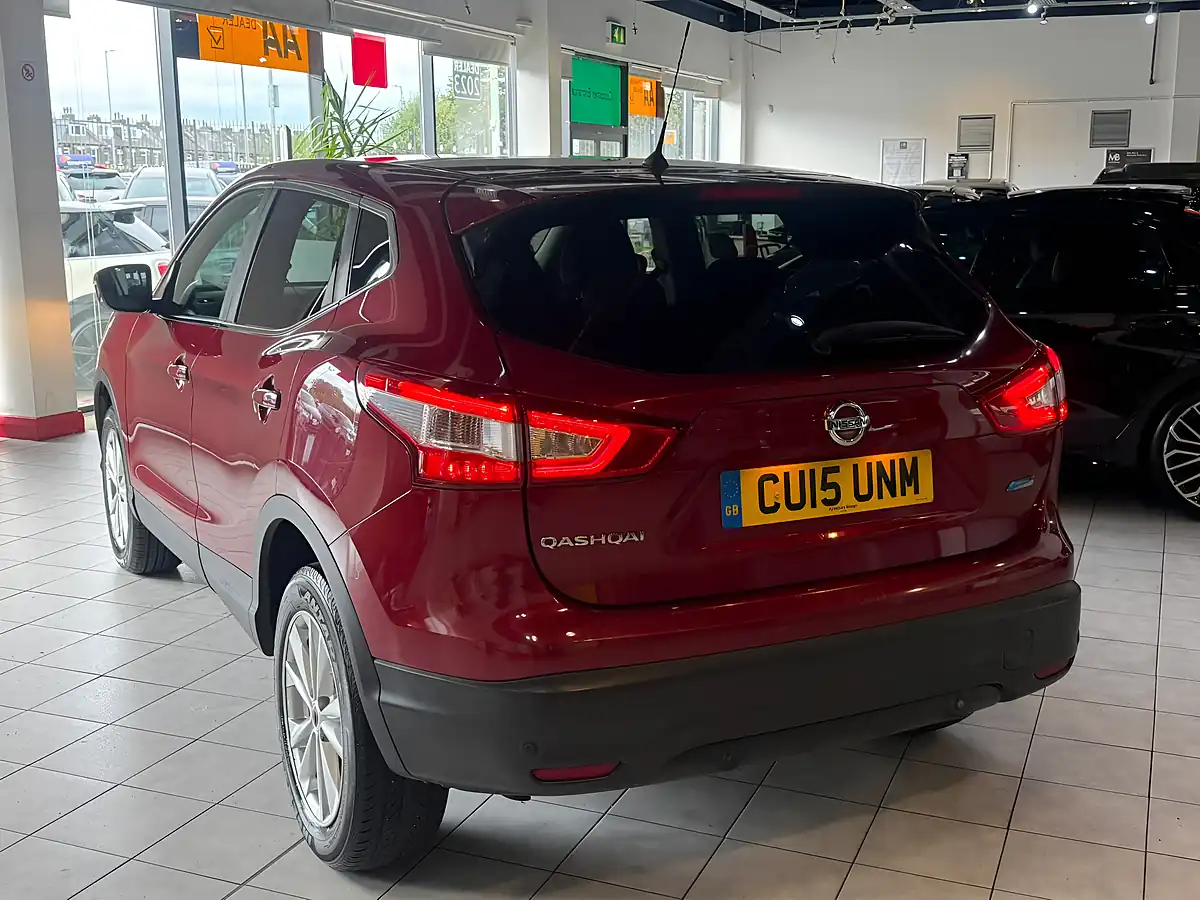 Used 2015 Nissan Qashqai Acenta Premium Red - Interior and Exterior details 6