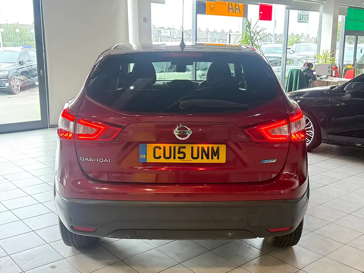 Used 2015 Nissan Qashqai Acenta Premium Red - Interior and Exterior details 8