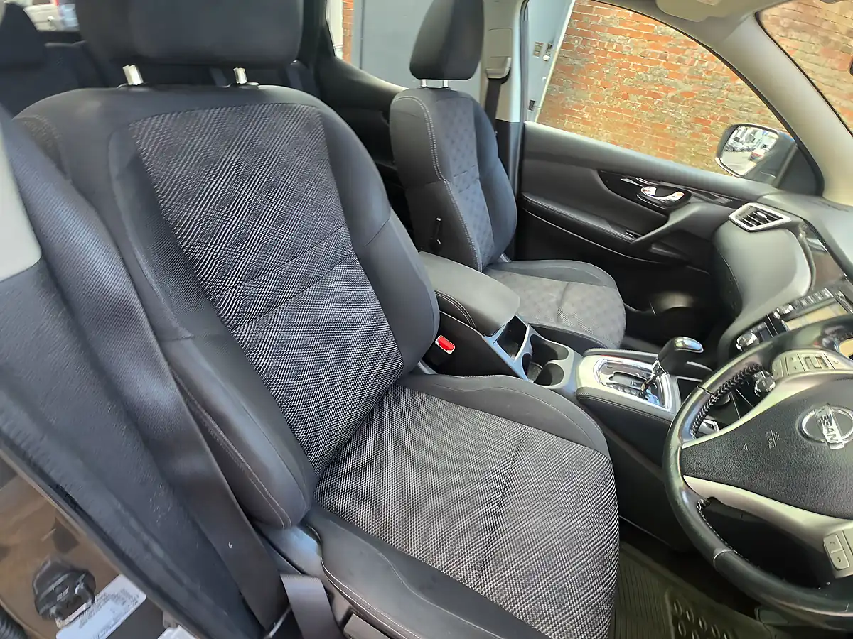 Used 2015 Nissan Qashqai Acenta Premium Xtron Grey - Interior and Exterior details 14