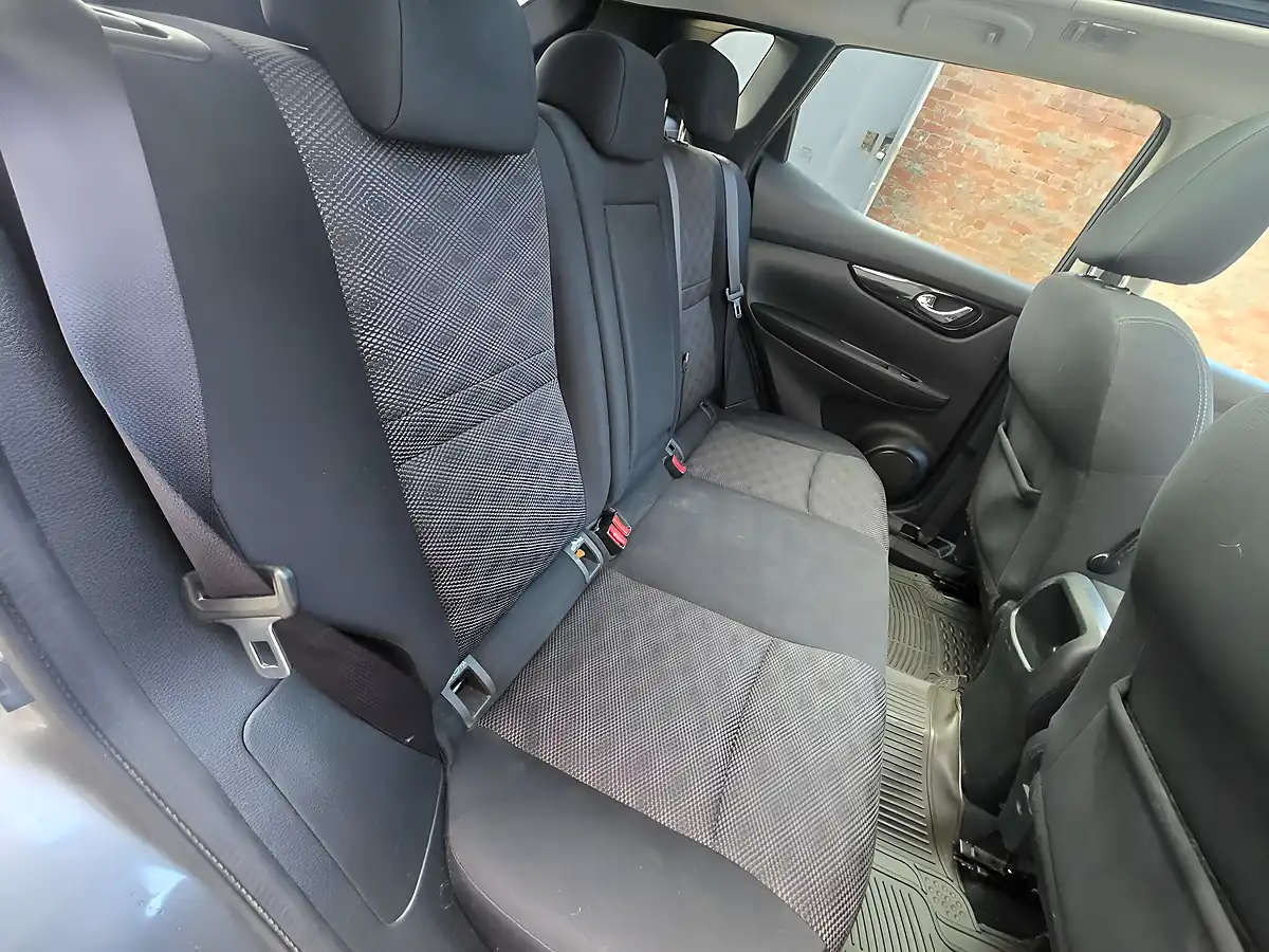 Used 2015 Nissan Qashqai Acenta Premium Xtron Grey - Interior and Exterior details 16