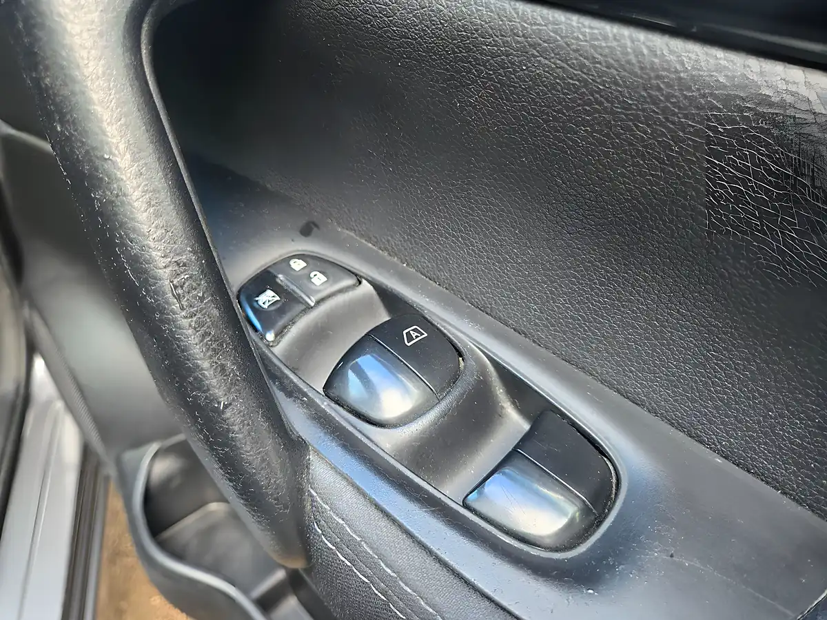Used 2015 Nissan Qashqai Acenta Premium Xtron Grey - Interior and Exterior details 17
