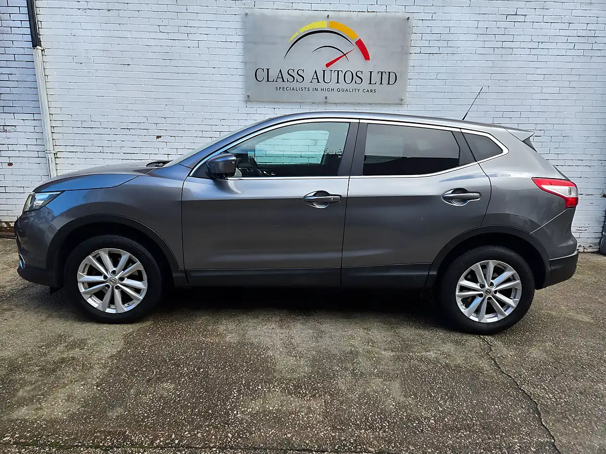 Used 2015 Nissan Qashqai Acenta Premium Xtron Grey - Interior and Exterior details 6