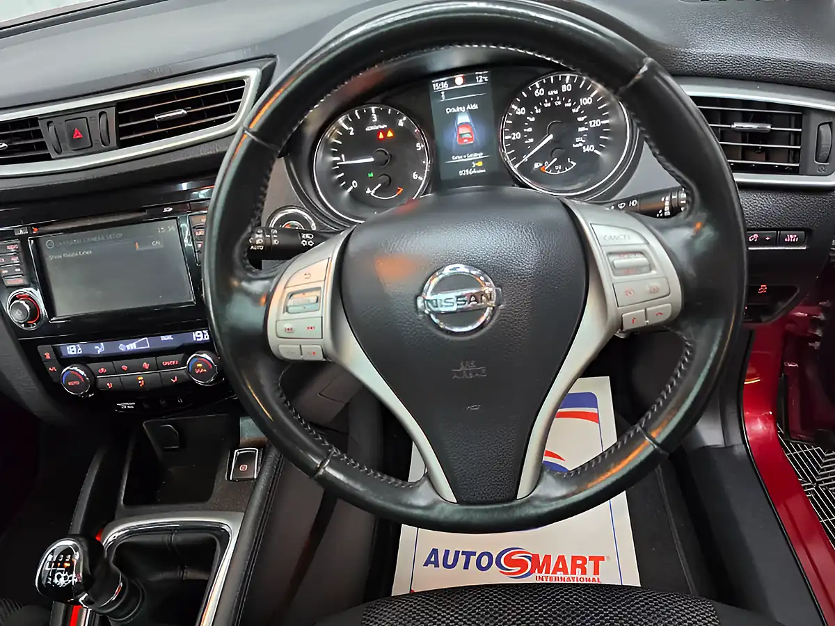 Used 2015 Nissan Qashqai Acenta+ Red - Interior and Exterior details 11