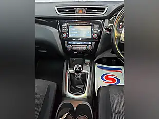 Used 2015 Nissan Qashqai Acenta+ Red - Interior and Exterior details 13