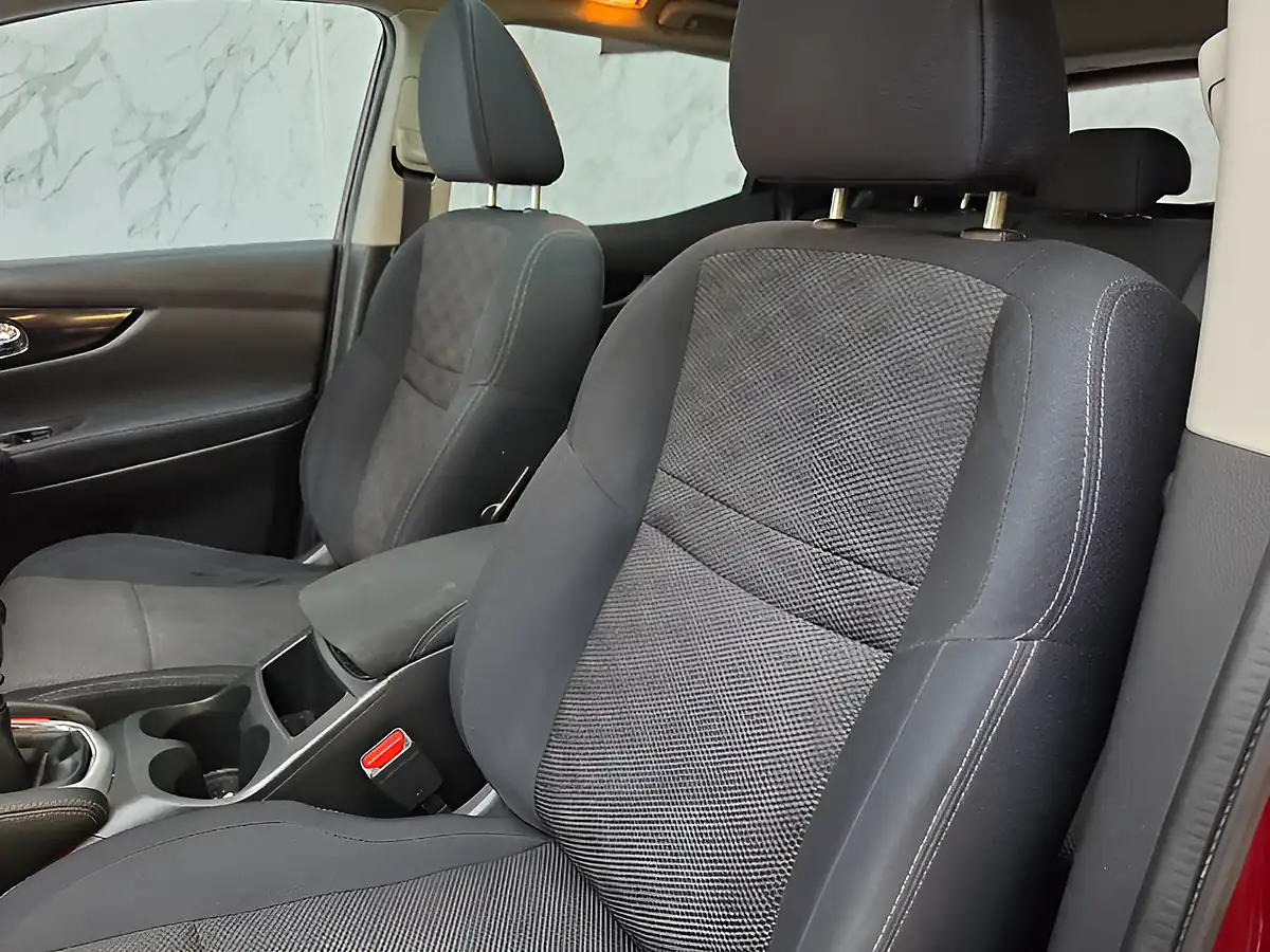 Used 2015 Nissan Qashqai Acenta+ Red - Interior and Exterior details 15