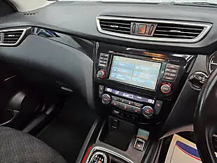 Used 2015 Nissan Qashqai Acenta+ Red - Interior and Exterior details 17