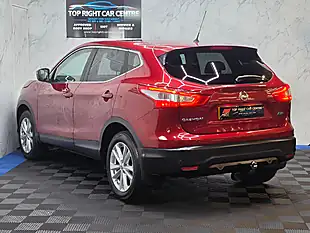 Used 2015 Nissan Qashqai Acenta+ Red - Interior and Exterior details 6