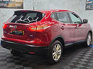 Used 2015 Nissan Qashqai Acenta+ Red - Interior and Exterior details 8