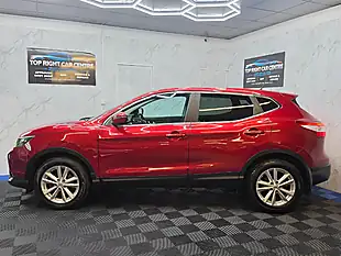 Used 2015 Nissan Qashqai Acenta+ Red - Interior and Exterior details 9