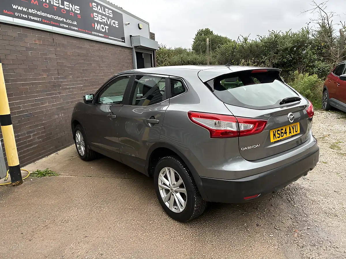 Used 2015 Nissan Qashqai Acenta Smart Vision Grey - Interior and Exterior details 12