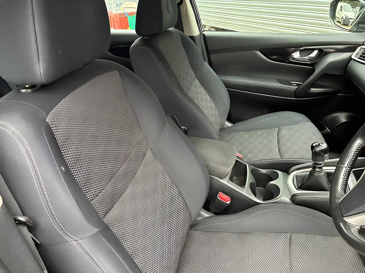 Used 2015 Nissan Qashqai Acenta Smart Vision Grey - Interior and Exterior details 13