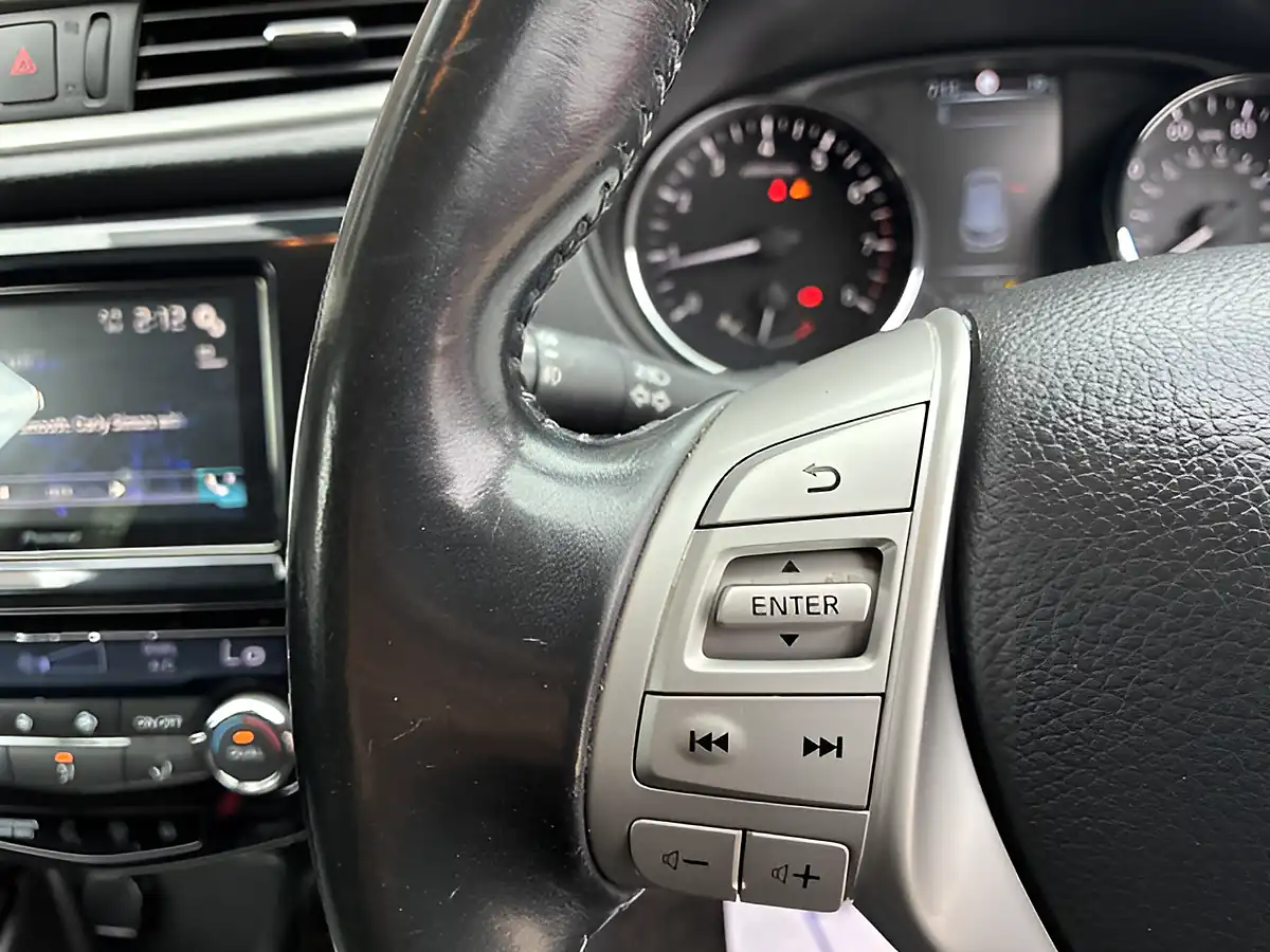 Used 2015 Nissan Qashqai Acenta Smart Vision Grey - Interior and Exterior details 17