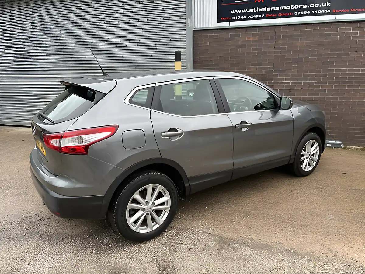 Used 2015 Nissan Qashqai Acenta Smart Vision Grey - Interior and Exterior details 8