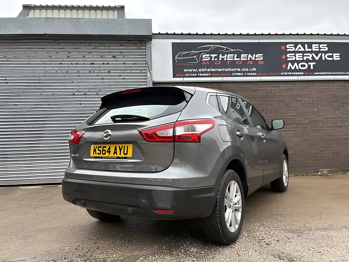 Used 2015 Nissan Qashqai Acenta Smart Vision Grey - Interior and Exterior details 9