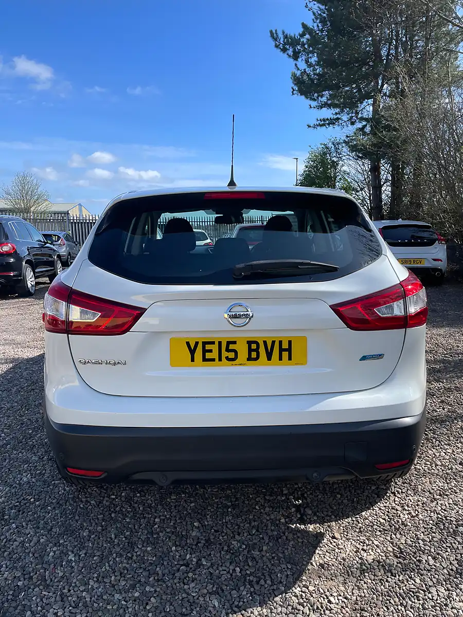 Used 2015 Nissan Qashqai Acenta White - Interior and Exterior details 10