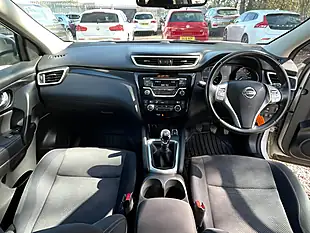 Used 2015 Nissan Qashqai Acenta White - Interior and Exterior details 14