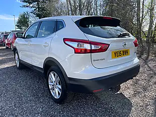 Used 2015 Nissan Qashqai Acenta White - Interior and Exterior details 4