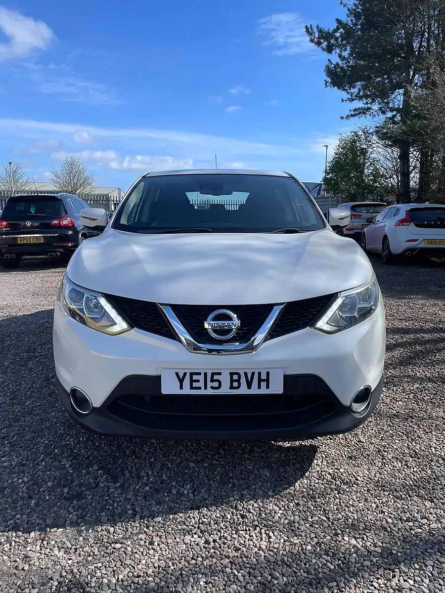 Used 2015 Nissan Qashqai Acenta White - Interior and Exterior details 9