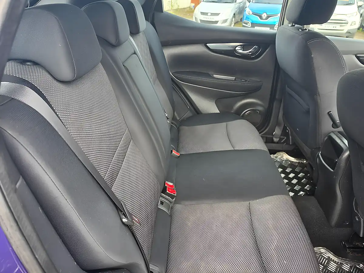 Used 2015 Nissan Qashqai Acenta Xtron Blue - Interior and Exterior details 13