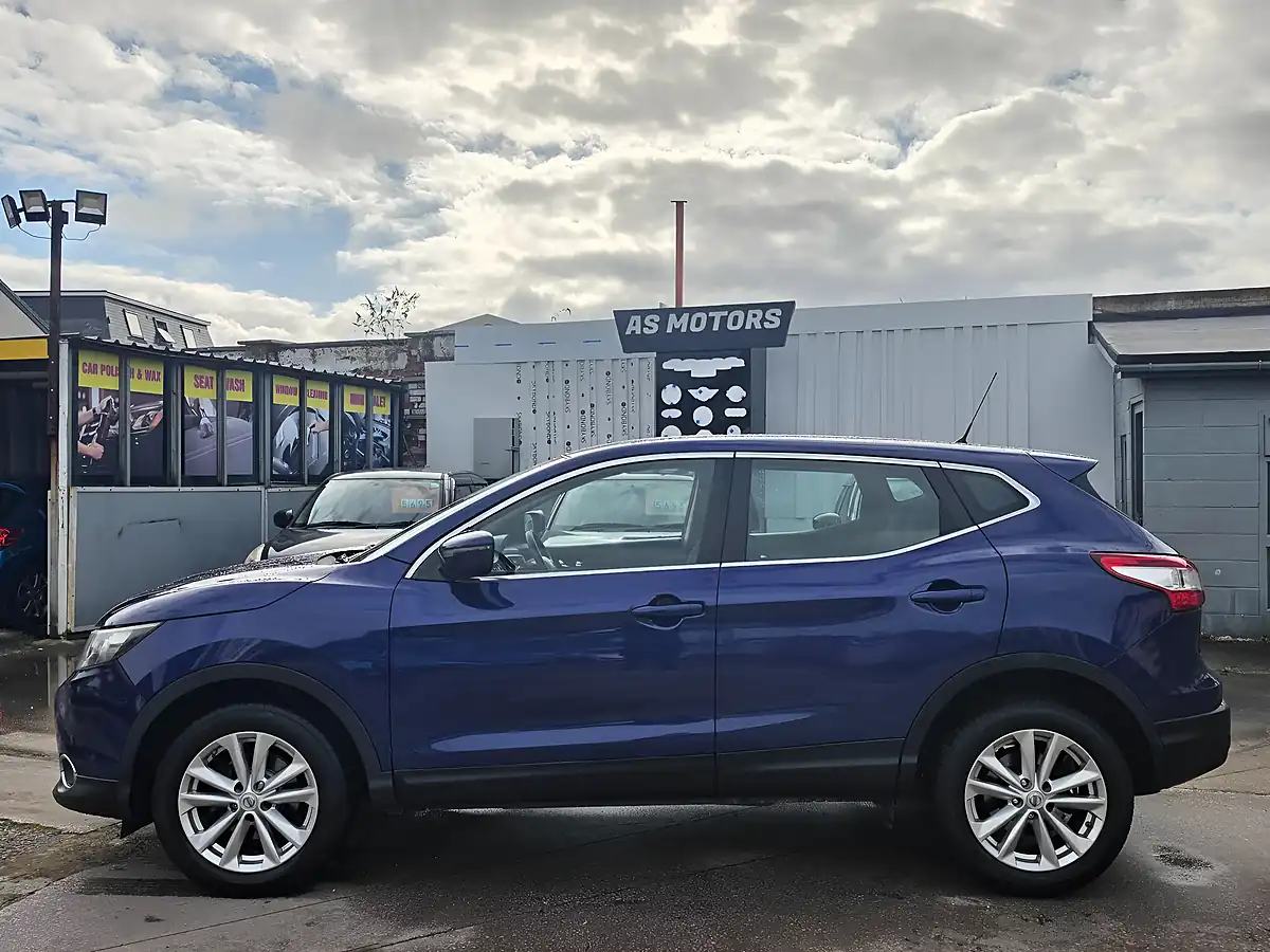 Used 2015 Nissan Qashqai Acenta Xtron Blue - Interior and Exterior details 4