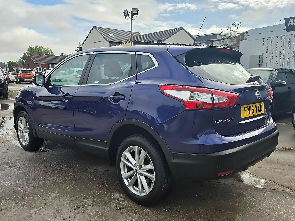 Used 2015 Nissan Qashqai Acenta Xtron Blue - Interior and Exterior details 5