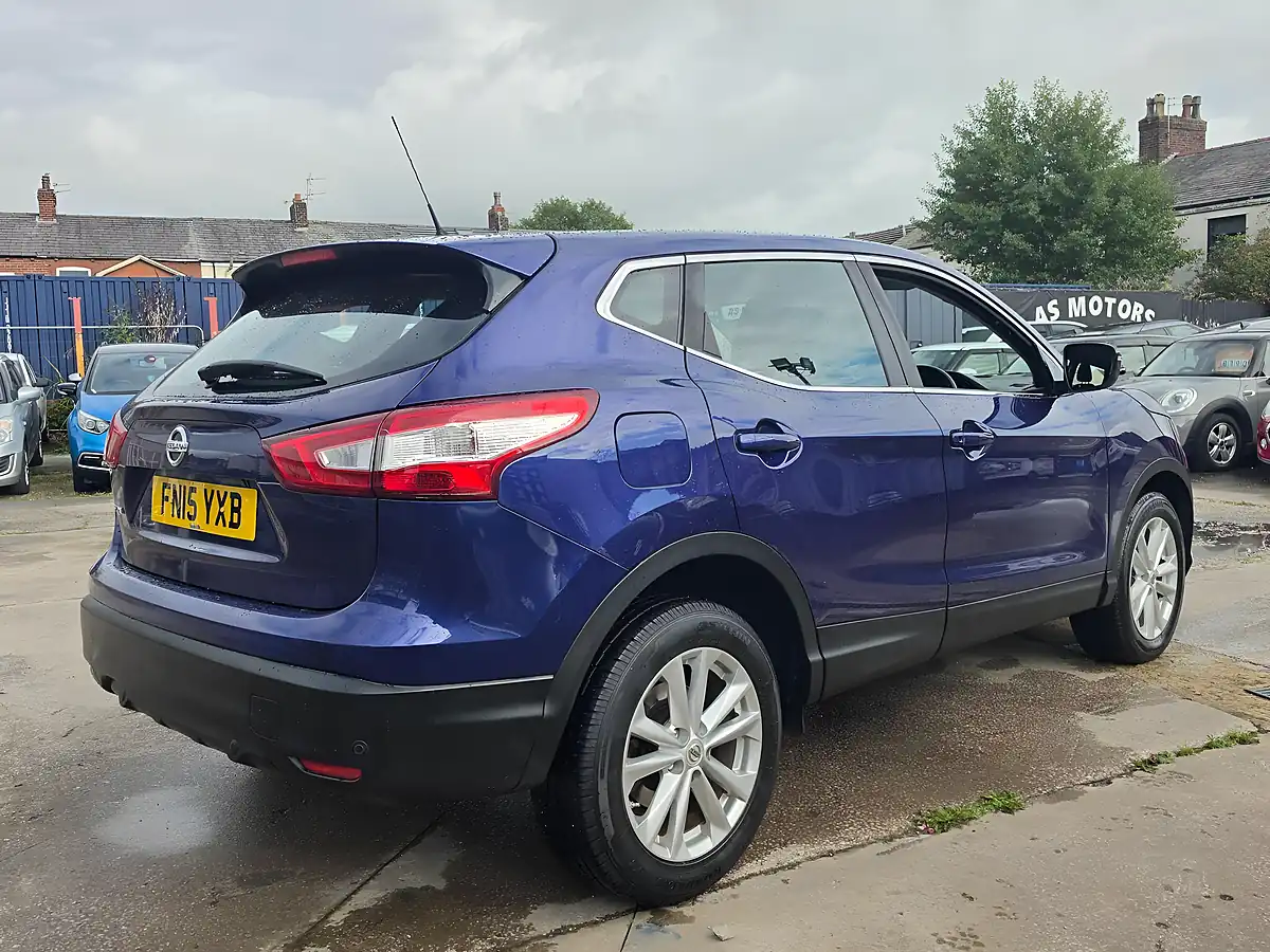 Used 2015 Nissan Qashqai Acenta Xtron Blue - Interior and Exterior details 7