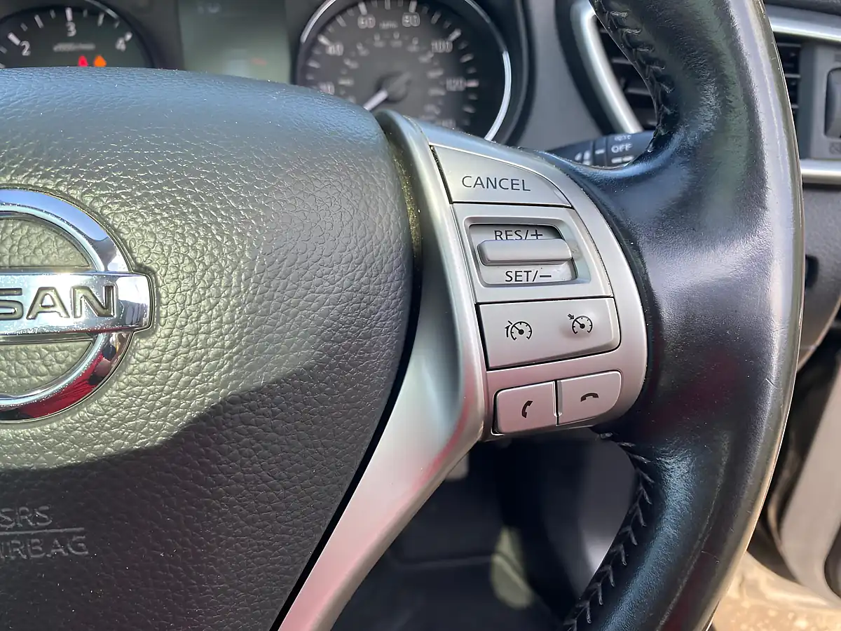 Used 2015 Nissan Qashqai N-Tec+ Black - Interior and Exterior details 14