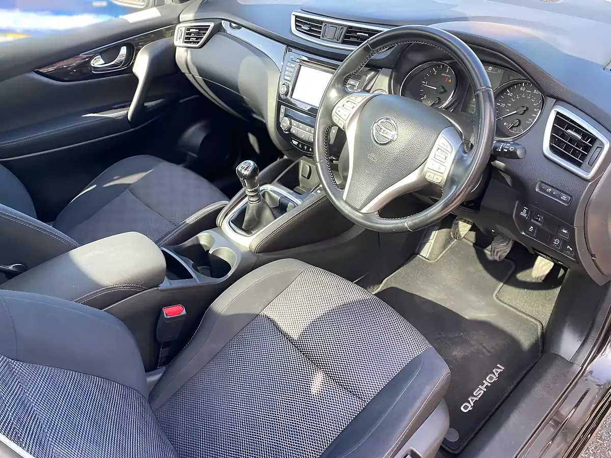 Used 2015 Nissan Qashqai N-Tec+ Black - Interior and Exterior details 5