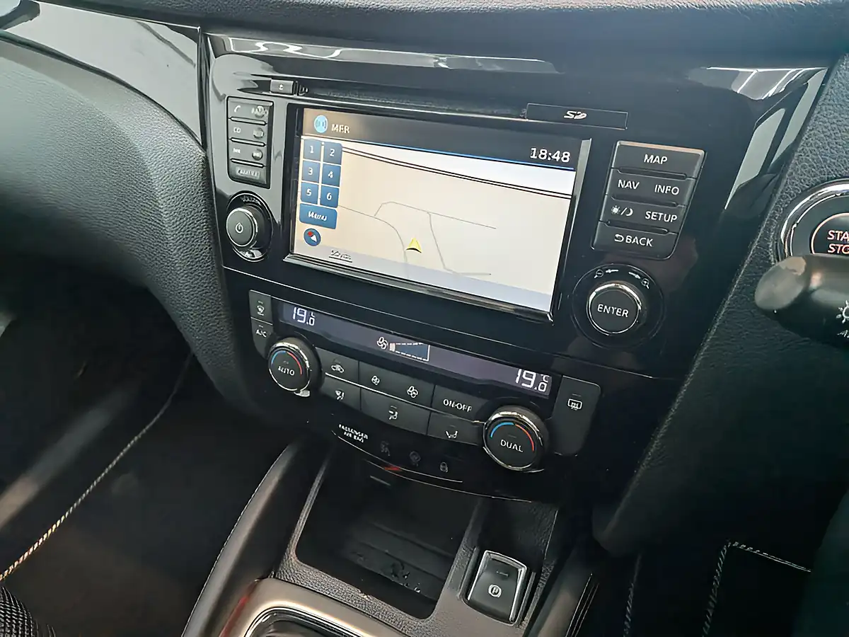 Used 2015 Nissan Qashqai N-Tec+ Black - Interior and Exterior details 11
