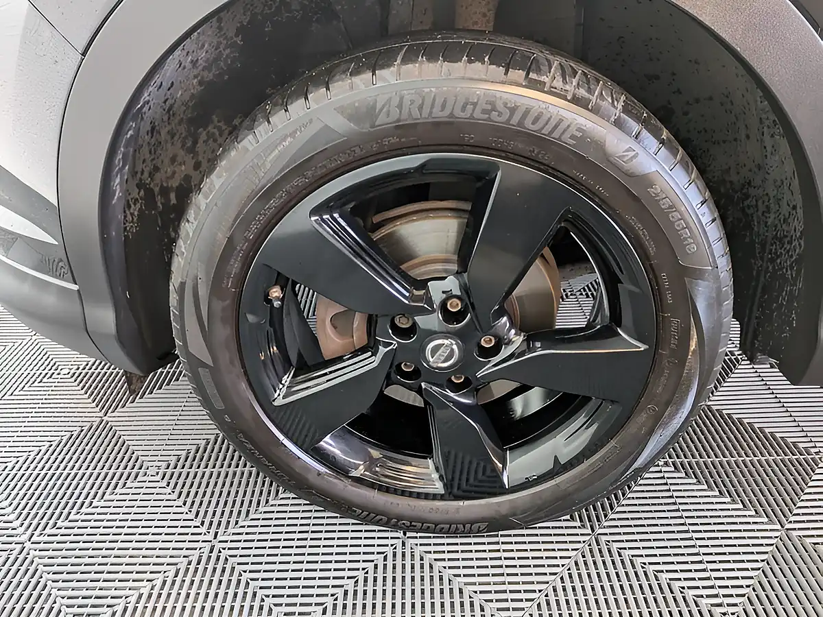 Used 2015 Nissan Qashqai N-Tec+ Black - Interior and Exterior details 19