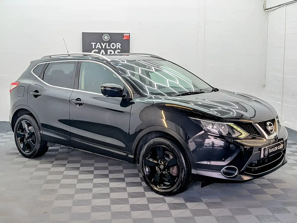 Used 2015 Nissan Qashqai N-Tec+ Black - Interior and Exterior details 4