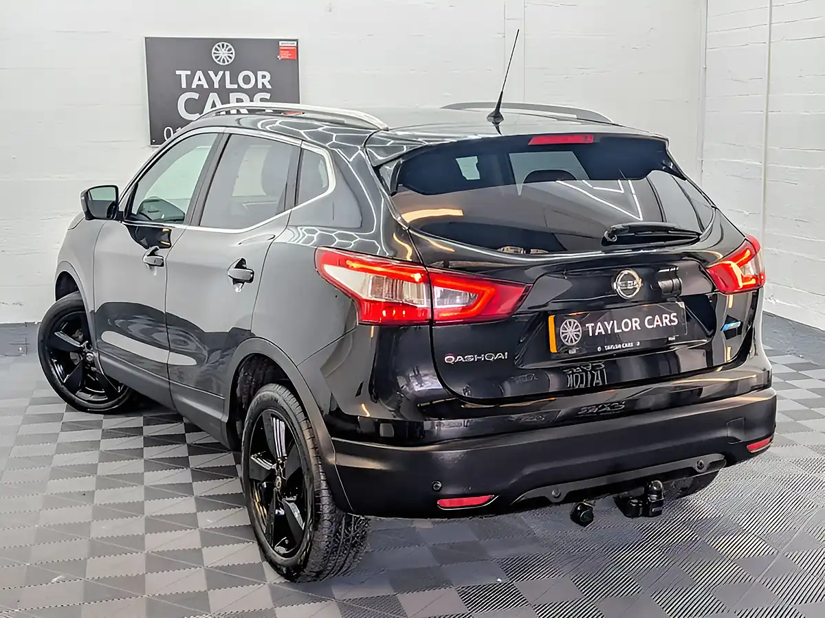 Used 2015 Nissan Qashqai N-Tec+ Black - Interior and Exterior details 9